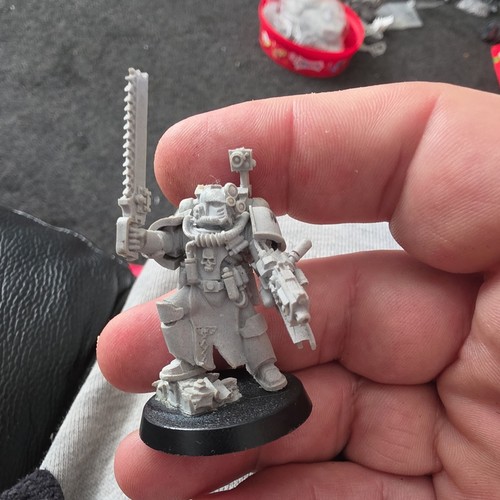 Space marine apocathary horus - space,