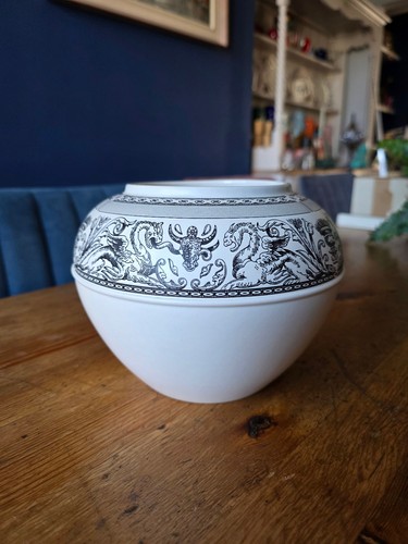 Wedgwood contrasts white - white, &