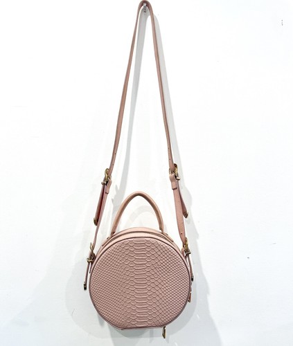 Alice mccall adeline - alice, croc