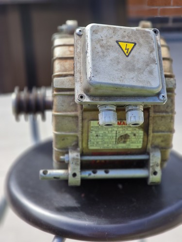 Dry cleaning machine main - cleaning,