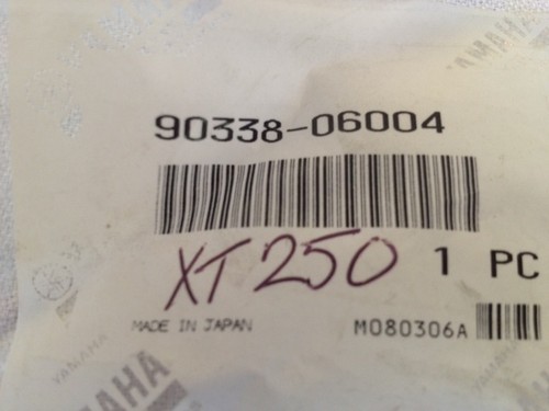 Nos yamaha plug - fz8, fz