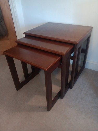 Plan teak nest tables - teak,