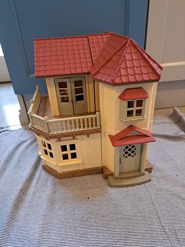 Sylvanian families red roof - families,