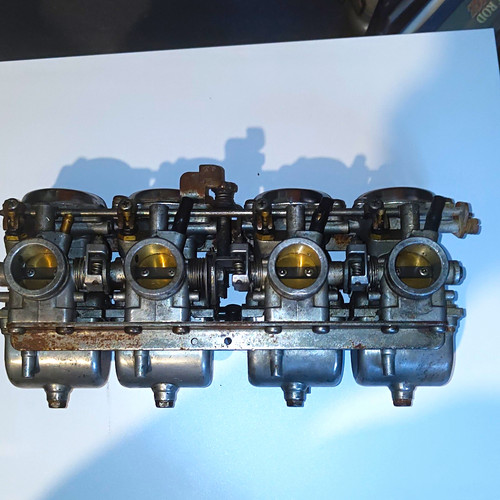 1981 mikuni carbs from gsx400f - carbs,