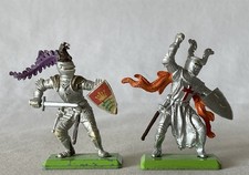 2 Vintage Plastic Toy Soldiers