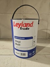 Leyland Trade Vinyl Matt Finish Emulsion Paint for Walls & Ceilings 5L Magnolia