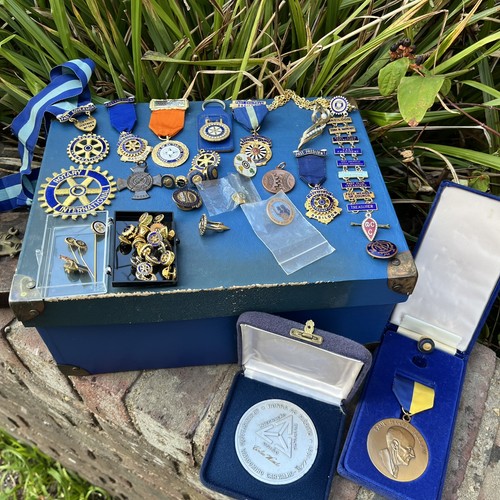 Rotary international pins - international,