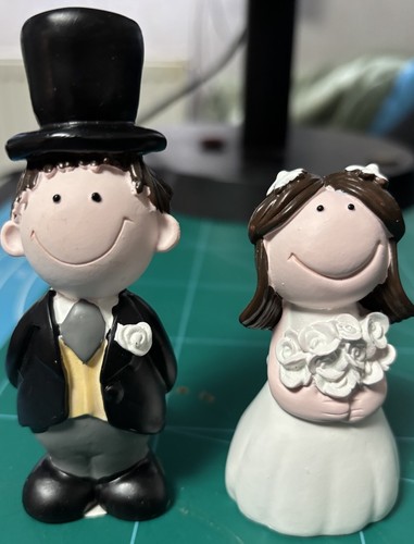 Comical bride and groom - comical,