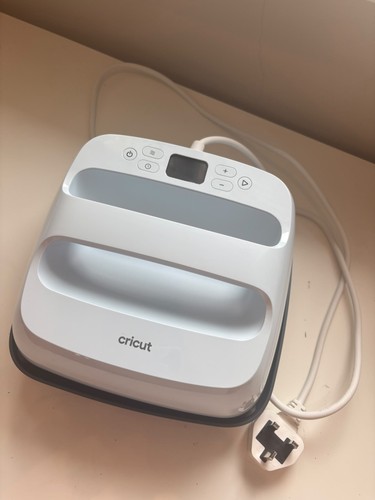 Cricut easypress heat press - easypress, 3