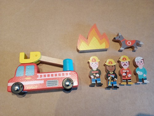 Janod wooden fire fighter - fire,