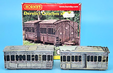 Hornby Skaledale R9790 - OO Gauge - Derelict Coaches x 2