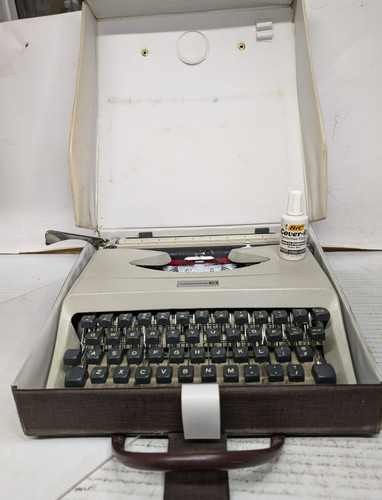 Vintage portable underwood - vintage, 18