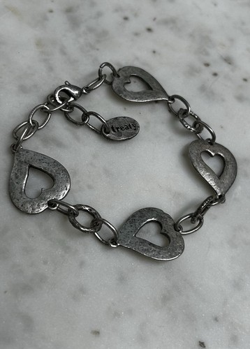 Treaty silver tone heart link - silver,