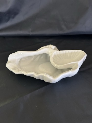 White ceramic shell divided - shell,