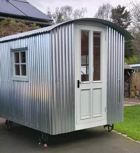 Shepherds hut home - hut,,