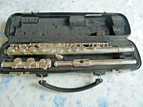 Yamaha student flute - e1,