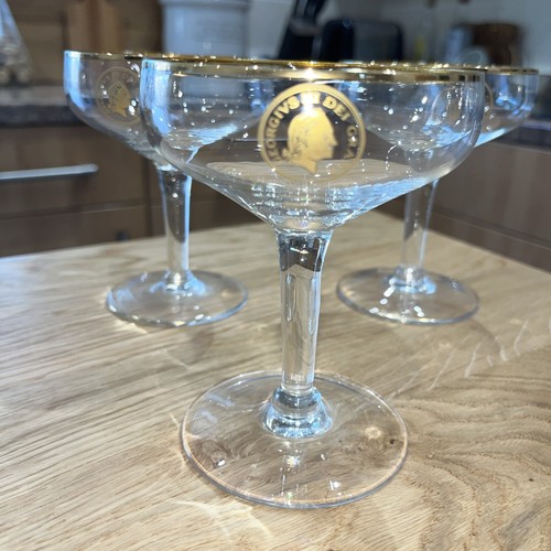 Vintage champagne coupes - vintage,
