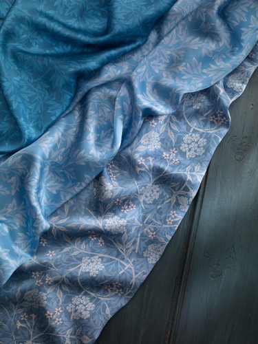 Jasmine vintage blues - v&a, &