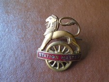 B R ORIGINAL LION OVER WHEEL CAP BADGE - LONDON MIDLAND REGION: STATION MASTER