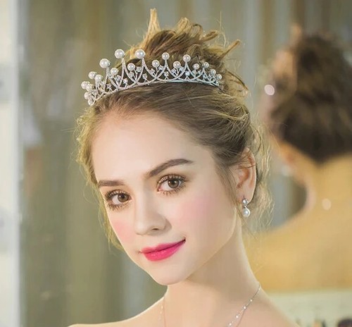 Bridal pearl and - , crystal