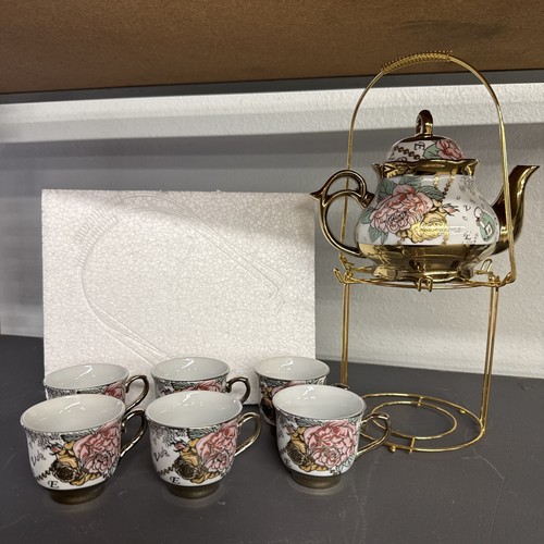 Floral gold trim - floral,