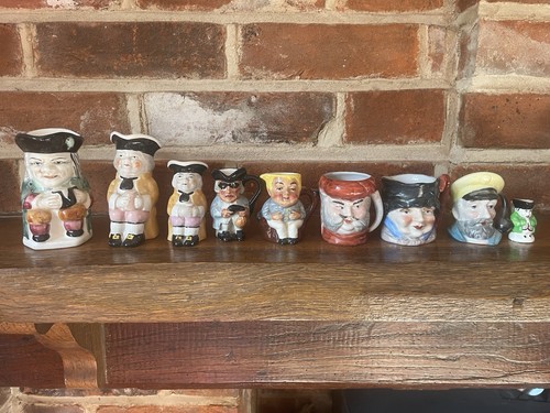 Collection toby jugs - of, 9