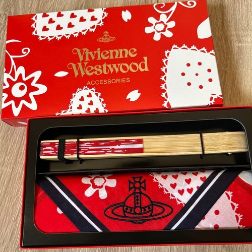 Vivienne westwood fan - vivienne,