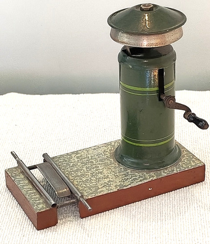 Vintage markiln tin toy - vintage,