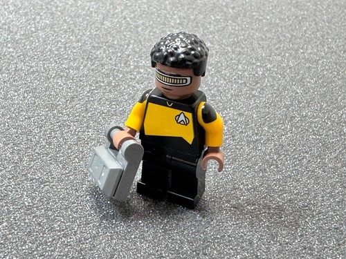 Lego star trek minifigure - star,