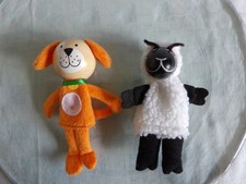 Fiesta Crafts, 2 x finger puppets, with wooden heads, Dog & Sheep