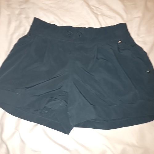 Lululemon shorts women 4 - lululemon, sz