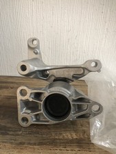 OE Right Engine Mount Fits