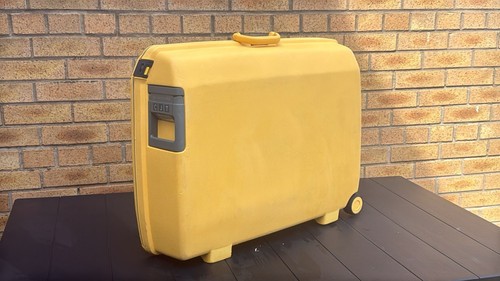 Samsonite hard shell - samsonite,