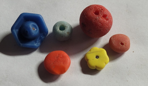 Vintage sea glass beads - x,