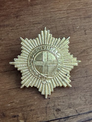 Coldstream guards cap - coldstream, badge