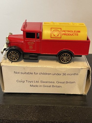 Corgi morris truck comes - morris,