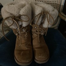 UGG BOOTS MONTCLAIR SIZE 10