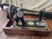 Vintage 1925 Singer Heavy Duty Vintage Sewing Machine with Case.