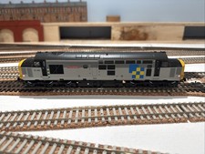 Bachmann 32-384Y Class 37 425