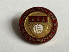 VINTAGE NORTHAMPTON TOWN FOOTBALL SUPPORTERS ENAMEL PIN BADGE  