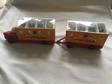 1:50 SCALE CODE 3 JEAN PINDER CIRCUS SLEEPING TRUCK & TRAILER - UNKNOWN MAKER