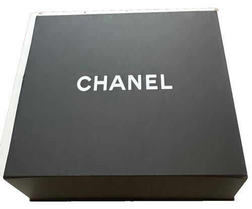 Chanel box with magnetic lid - box,