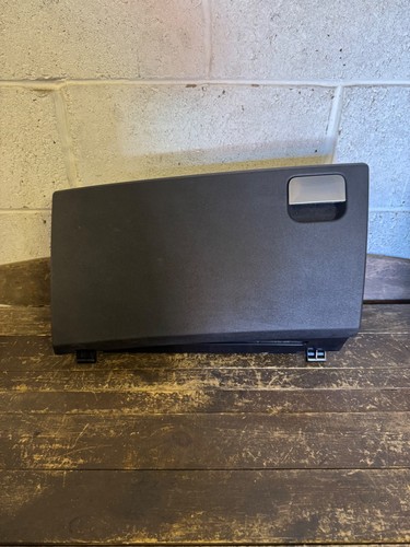 Discovery lower glovebox - 4,