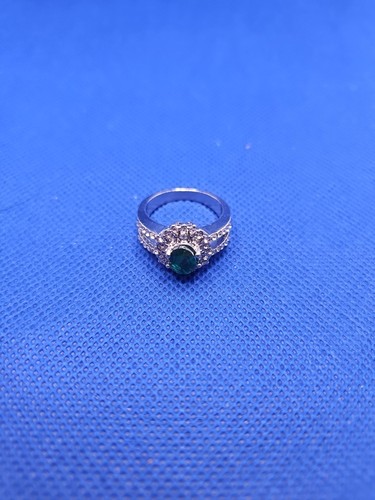 Oval emerald cluster - cluster, ring