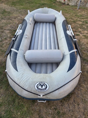 Inflatable dinghy with two - with,