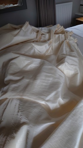 Interlined pinch pleat