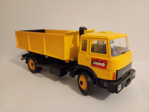 Britains farm scale - britains,