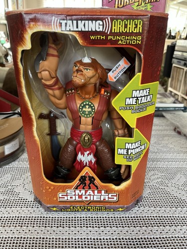 Small soldiers talking - small,