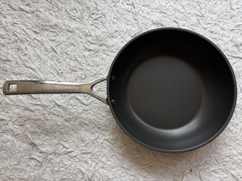 Creuset 24cm non stick - le,