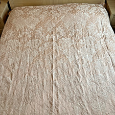 M&S Jacquard Quilted Light